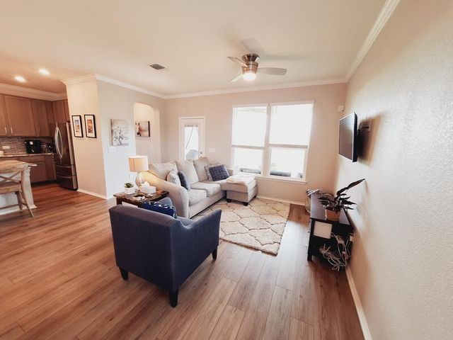 7911 Libretto LN, Austin, TX 78744