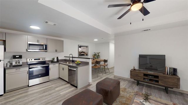 306-308 Old Timers Road, Orange, TX 77630