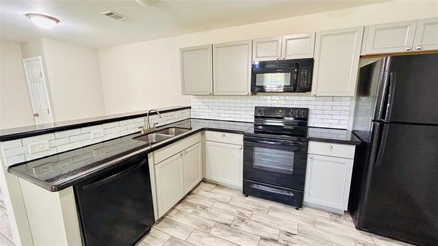 306-308 Old Timers Road, Orange, TX 77630