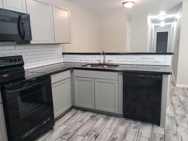306-308 Old Timers Road, Orange, TX 77630