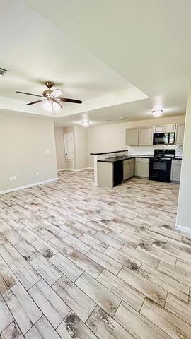 306-308 Old Timers Road, Orange, TX 77630