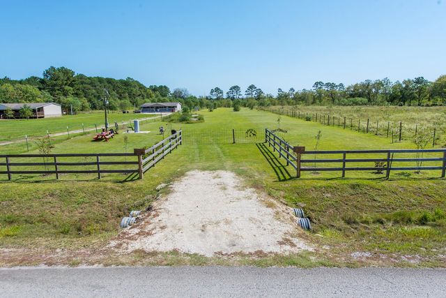 164 County Road 676, Dayton, TX 77535