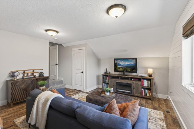 2882 Aspen Lake Drive NE, Blaine, MN 55449