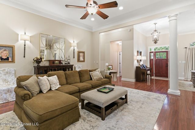 97 Crystal Creek, Hattiesburg, MS 39402