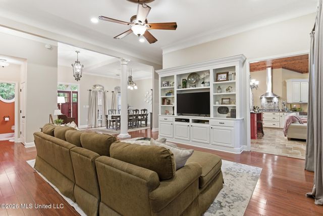 97 Crystal Creek, Hattiesburg, MS 39402