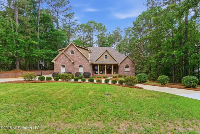 97 Crystal Creek, Hattiesburg, MS 39402