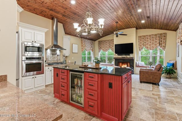 97 Crystal Creek, Hattiesburg, MS 39402
