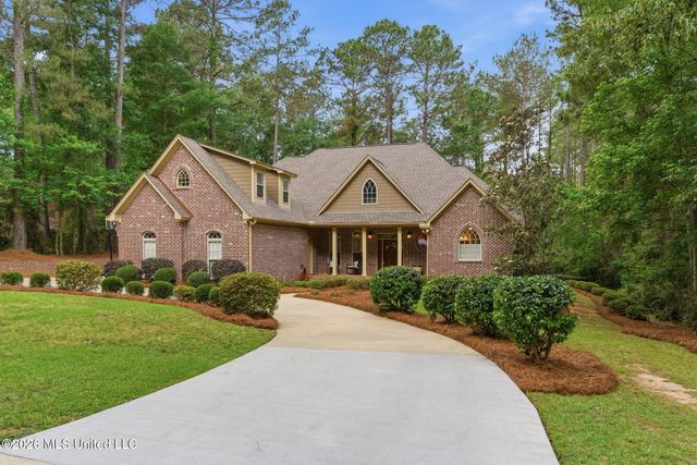 97 Crystal Creek, Hattiesburg, MS 39402