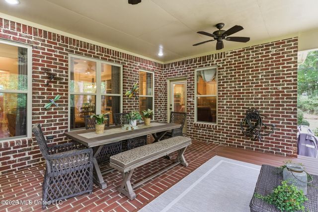 97 Crystal Creek, Hattiesburg, MS 39402