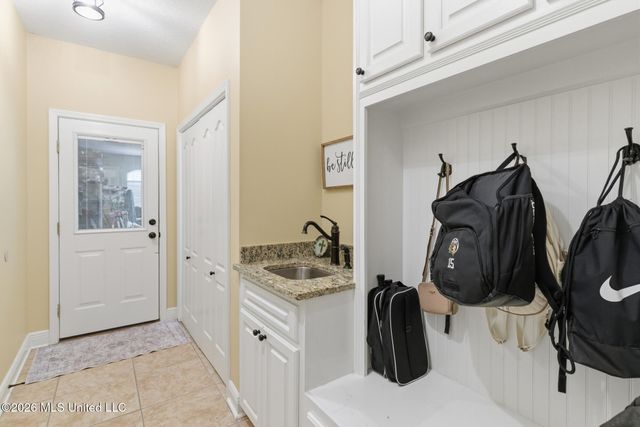 97 Crystal Creek, Hattiesburg, MS 39402