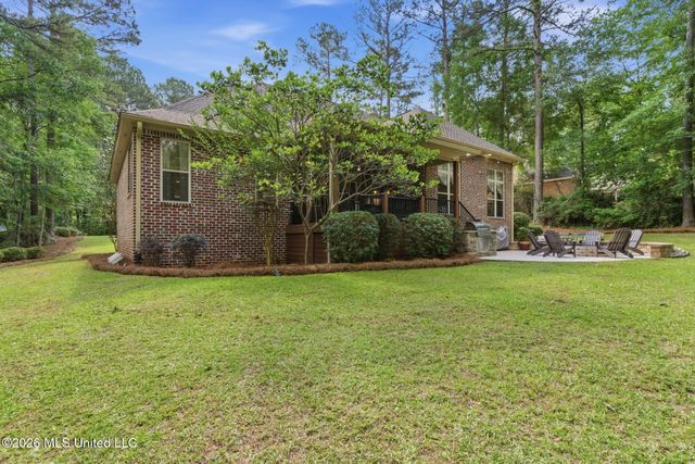 97 Crystal Creek, Hattiesburg, MS 39402