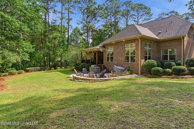 97 Crystal Creek, Hattiesburg, MS 39402