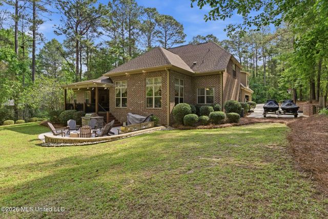 97 Crystal Creek, Hattiesburg, MS 39402
