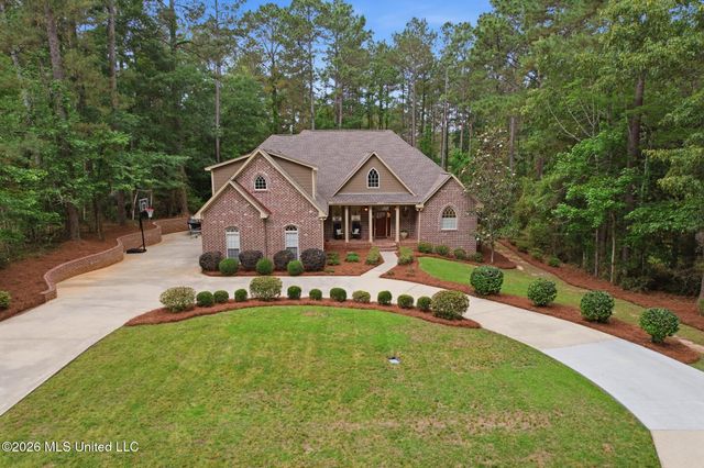 97 Crystal Creek, Hattiesburg, MS 39402