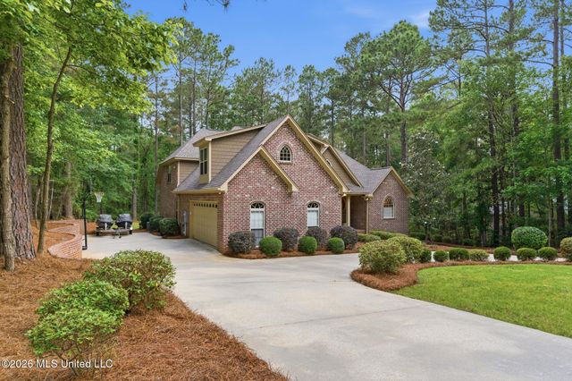 97 Crystal Creek, Hattiesburg, MS 39402