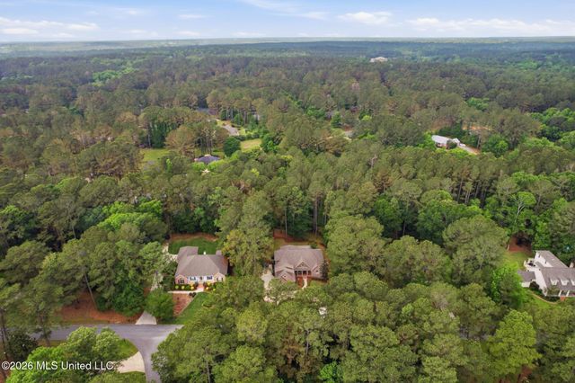 97 Crystal Creek, Hattiesburg, MS 39402