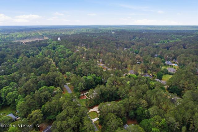 97 Crystal Creek, Hattiesburg, MS 39402