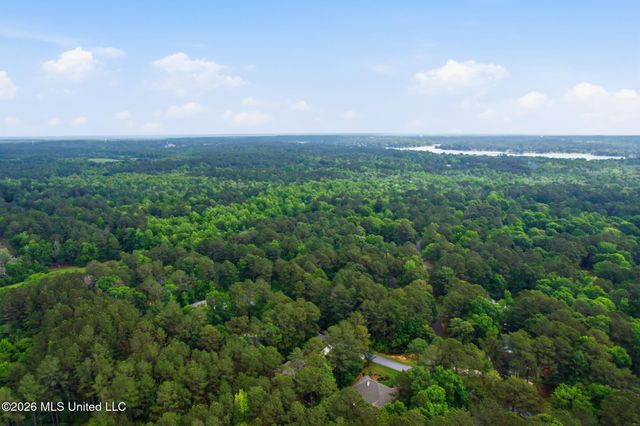 97 Crystal Creek, Hattiesburg, MS 39402