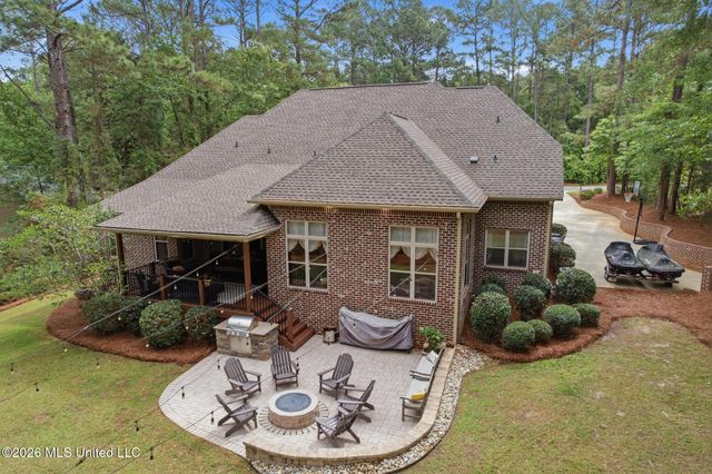 97 Crystal Creek, Hattiesburg, MS 39402