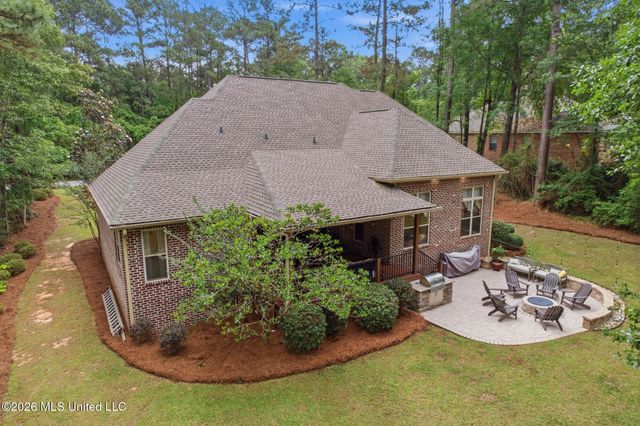 97 Crystal Creek, Hattiesburg, MS 39402