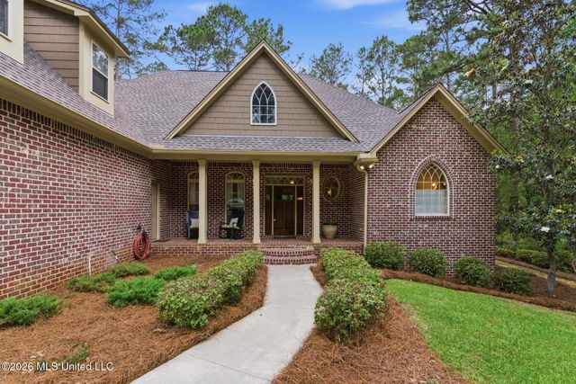 97 Crystal Creek, Hattiesburg, MS 39402
