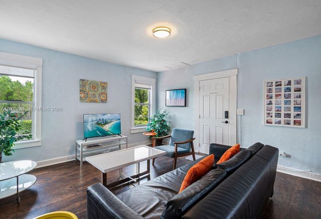 2255 SW 10th St B, Miami, FL 33135