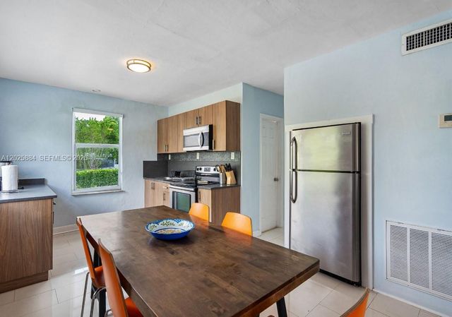 2255 SW 10th St B, Miami, FL 33135
