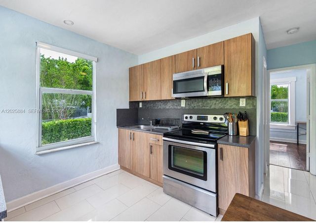 2255 SW 10th St B, Miami, FL 33135