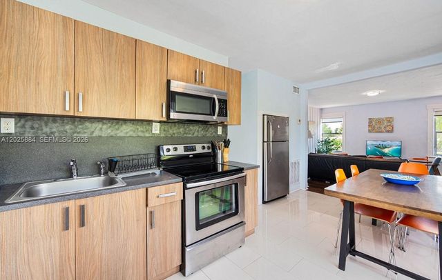 2255 SW 10th St B, Miami, FL 33135
