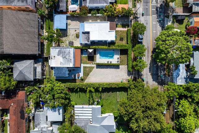 2255 SW 10th St B, Miami, FL 33135