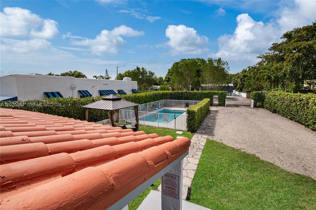 2255 SW 10th St B, Miami, FL 33135