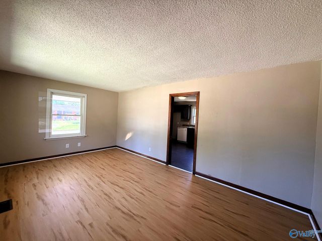 2009 10th Street SE, Decatur, AL 35601