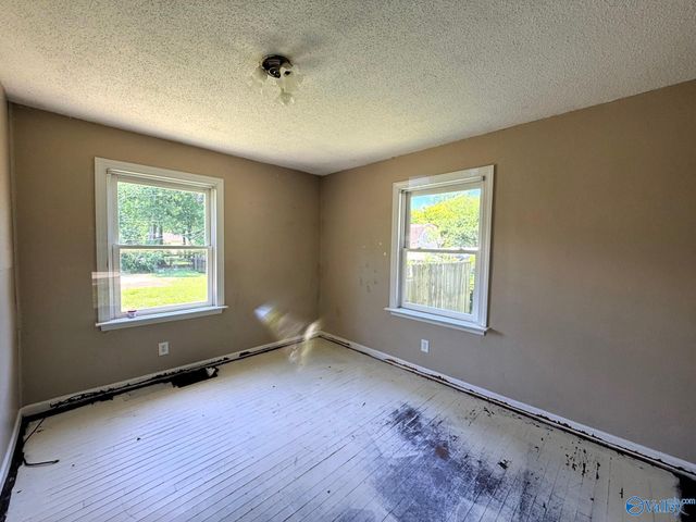 2009 10th Street SE, Decatur, AL 35601