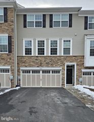 24114 HICKORY LN, Langhorne, PA 19047