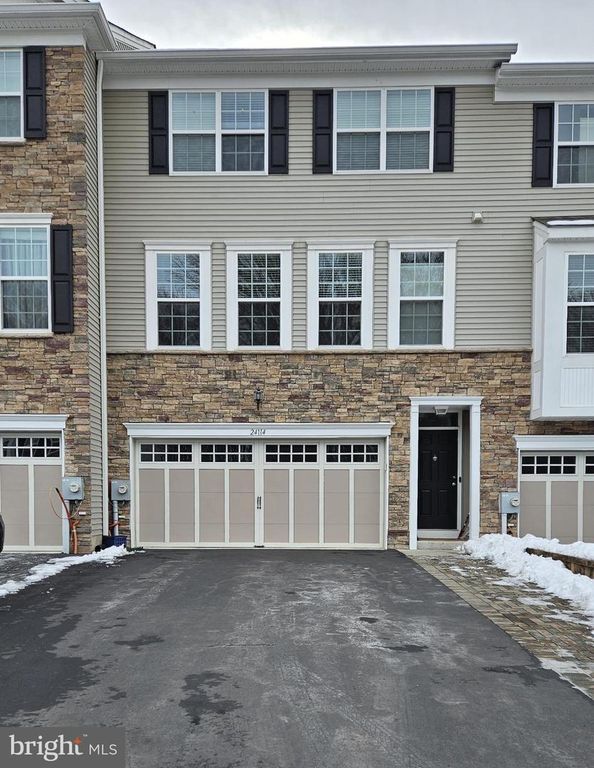 24114 HICKORY LN, Langhorne, PA 19047