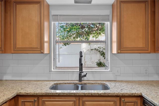 7464 CASS CIRCLE, Sarasota, FL 34231