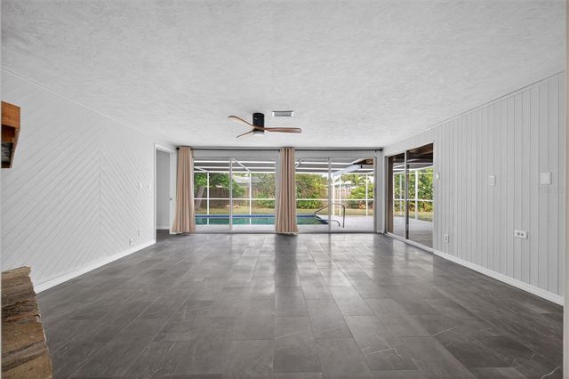 7464 CASS CIRCLE, Sarasota, FL 34231