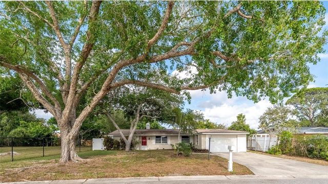 7464 CASS CIRCLE, Sarasota, FL 34231