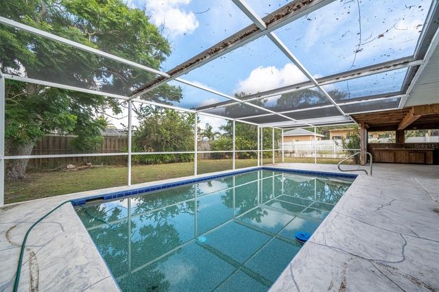 7464 CASS CIRCLE, Sarasota, FL 34231