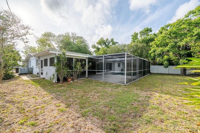 7464 CASS CIRCLE, Sarasota, FL 34231