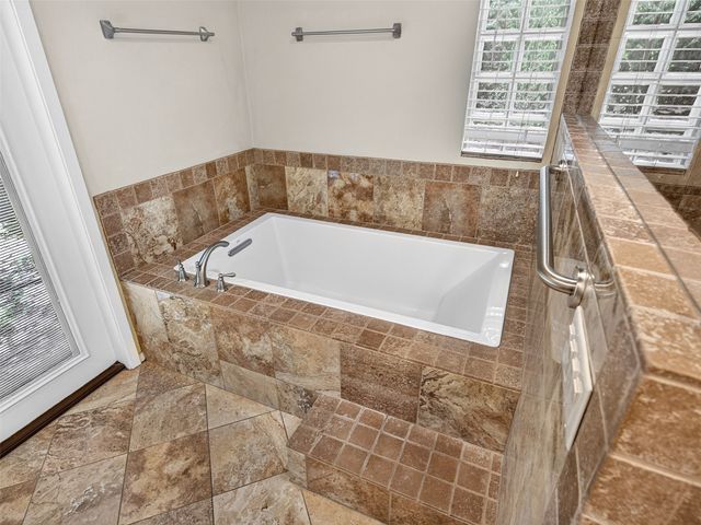 7733 Woodside Hill, Fort Worth, TX 76179
