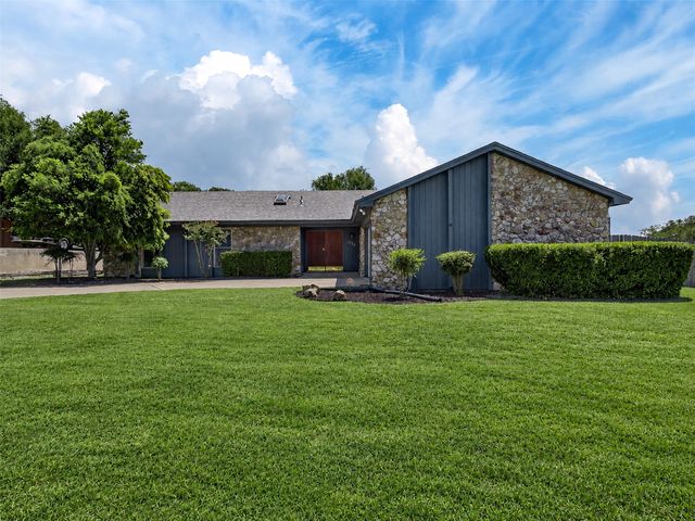 7733 Woodside Hill, Fort Worth, TX 76179