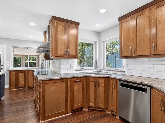 7733 Woodside Hill, Fort Worth, TX 76179