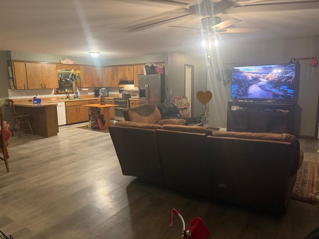 611 Thacker RD, Manchester, TN 37355