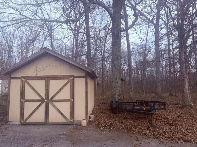 611 Thacker RD, Manchester, TN 37355