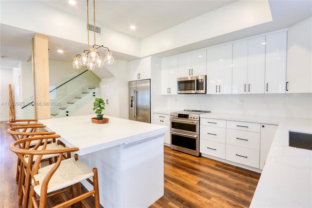 8905 SW 221st Ter, Cutler Bay, FL 33190