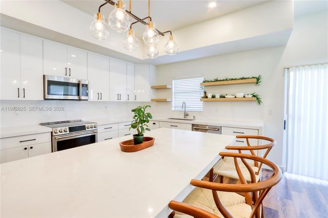 8905 SW 221st Ter, Cutler Bay, FL 33190