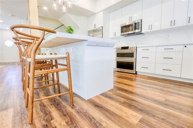 8905 SW 221st Ter, Cutler Bay, FL 33190