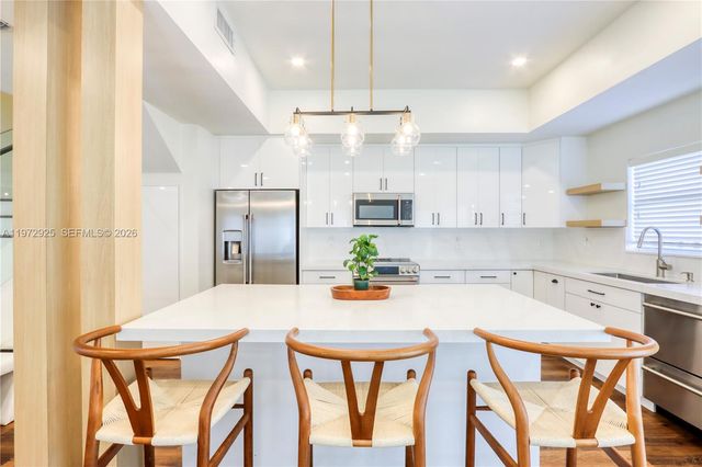 8905 SW 221st Ter, Cutler Bay, FL 33190