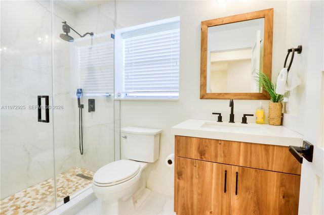 8905 SW 221st Ter, Cutler Bay, FL 33190